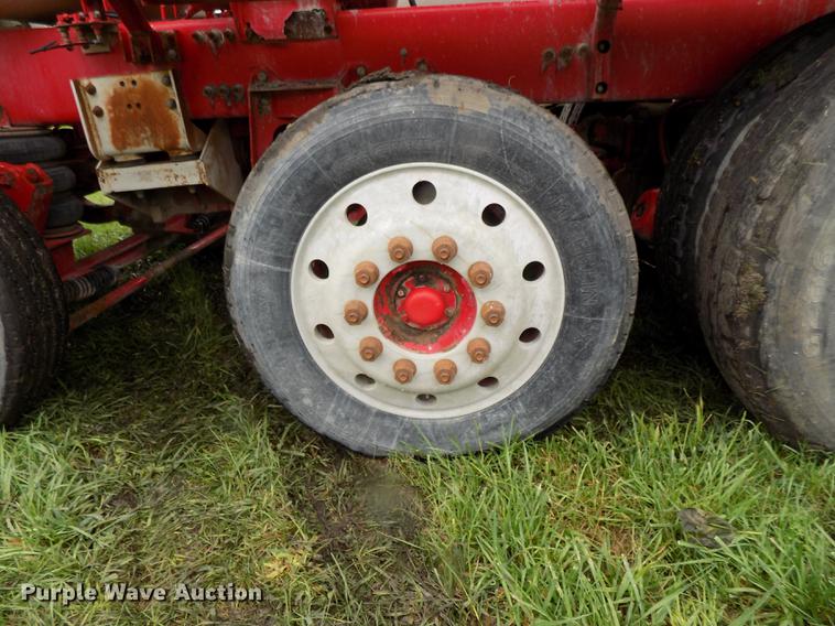 image for item DB8617 1994 Oshkosh S2146 ready mix truck