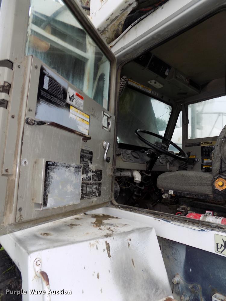 image for item DB8618 1996 Oshkosh S2146 ready mix truck