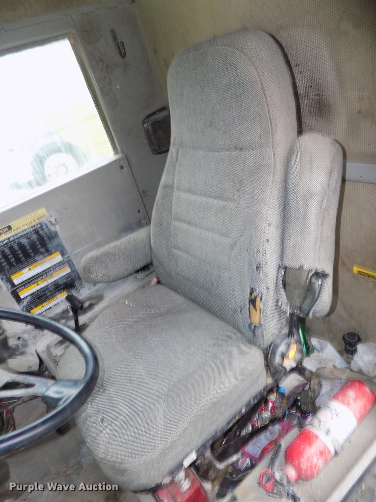 image for item DB8618 1996 Oshkosh S2146 ready mix truck