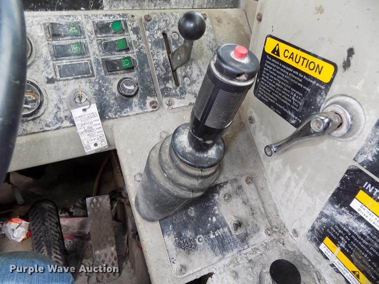 image for item DB8618 1996 Oshkosh S2146 ready mix truck