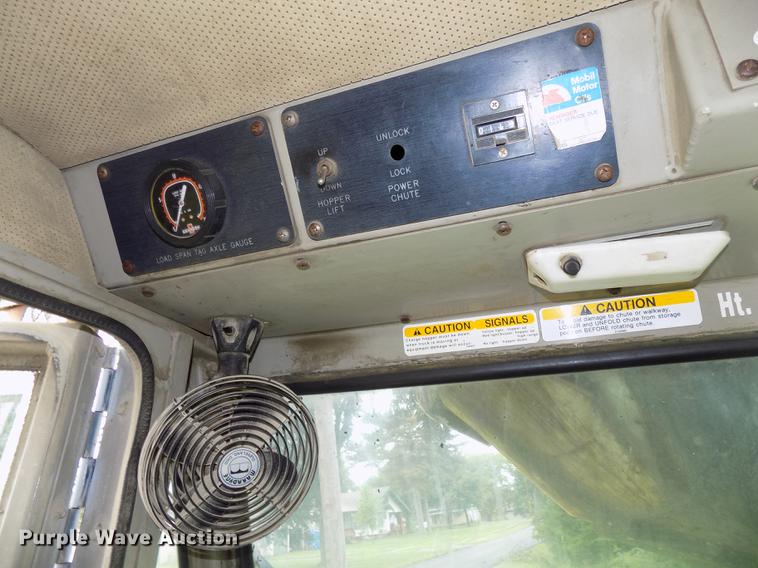 image for item DB8618 1996 Oshkosh S2146 ready mix truck