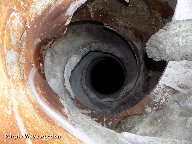 image for item DB8618 1996 Oshkosh S2146 ready mix truck