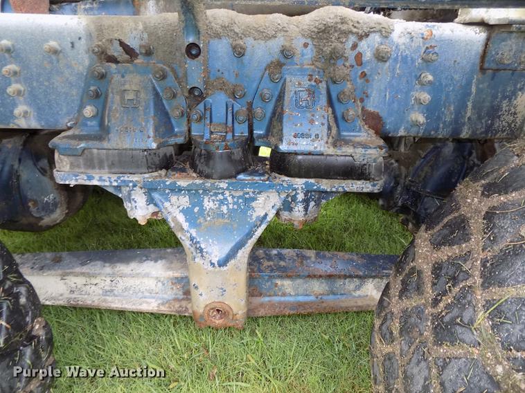 image for item DB8618 1996 Oshkosh S2146 ready mix truck