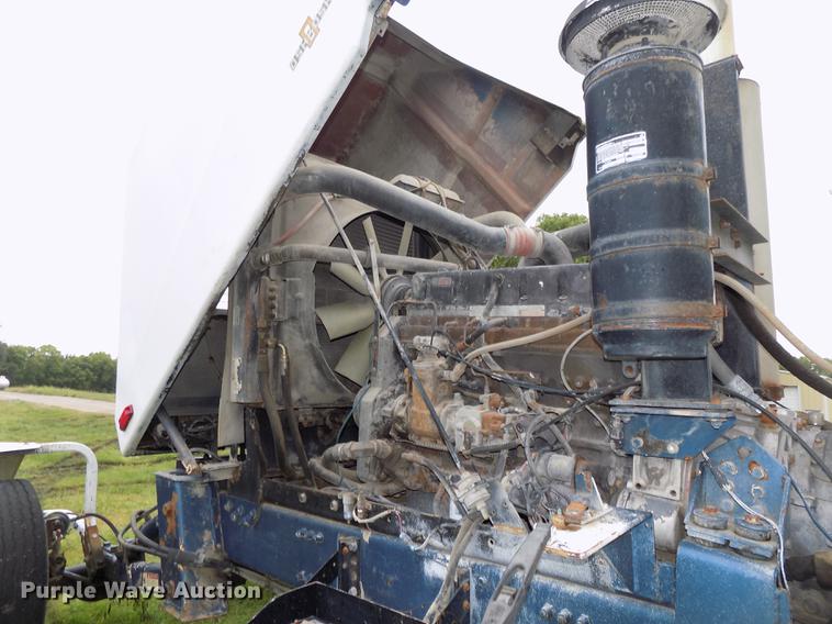 image for item DB8618 1996 Oshkosh S2146 ready mix truck