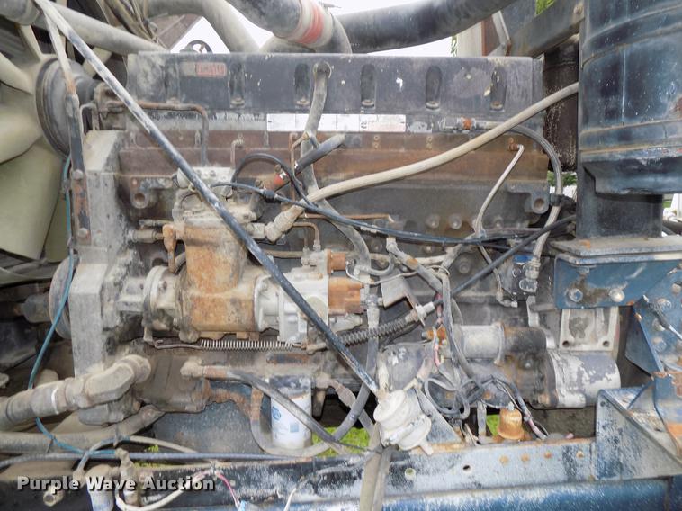 image for item DB8618 1996 Oshkosh S2146 ready mix truck