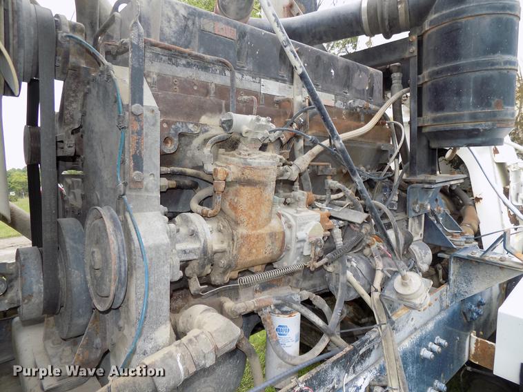 image for item DB8618 1996 Oshkosh S2146 ready mix truck