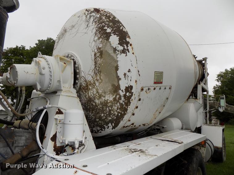 image for item DB8618 1996 Oshkosh S2146 ready mix truck