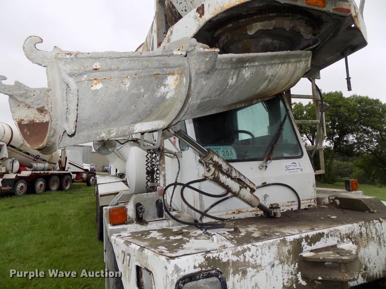 image for item DB8618 1996 Oshkosh S2146 ready mix truck