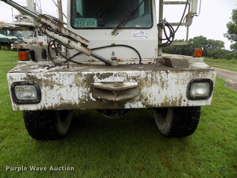 image for item DB8618 1996 Oshkosh S2146 ready mix truck