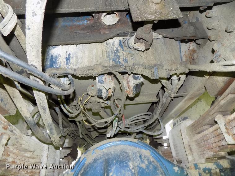 image for item DB8618 1996 Oshkosh S2146 ready mix truck