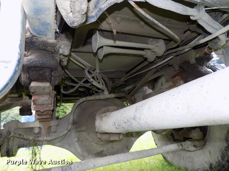 image for item DB8618 1996 Oshkosh S2146 ready mix truck