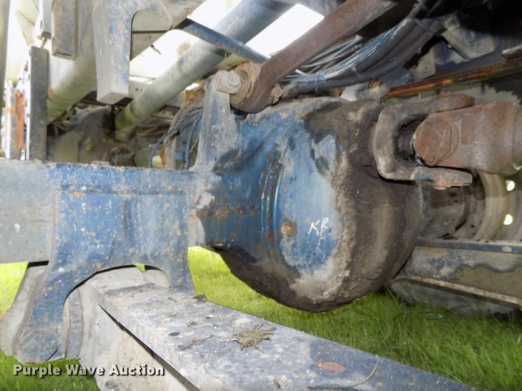 image for item DB8618 1996 Oshkosh S2146 ready mix truck