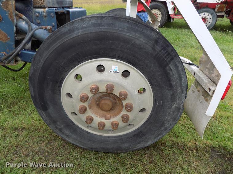 image for item DB8618 1996 Oshkosh S2146 ready mix truck