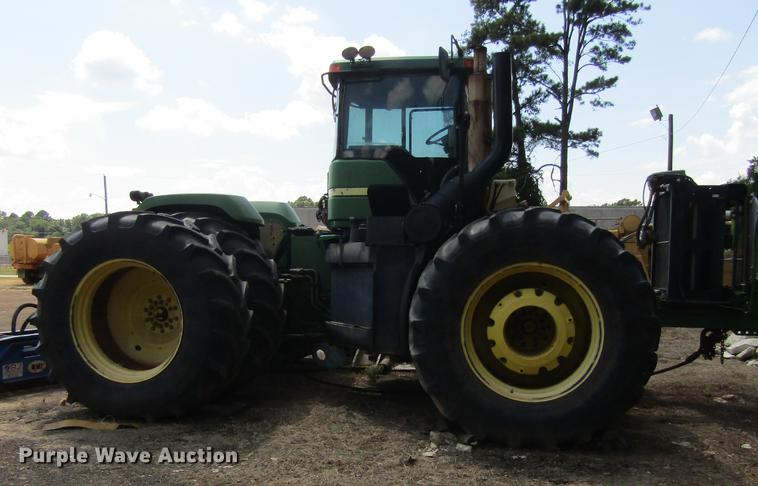 image for item DC0046 2005 John Deere 9520 4WD tractor