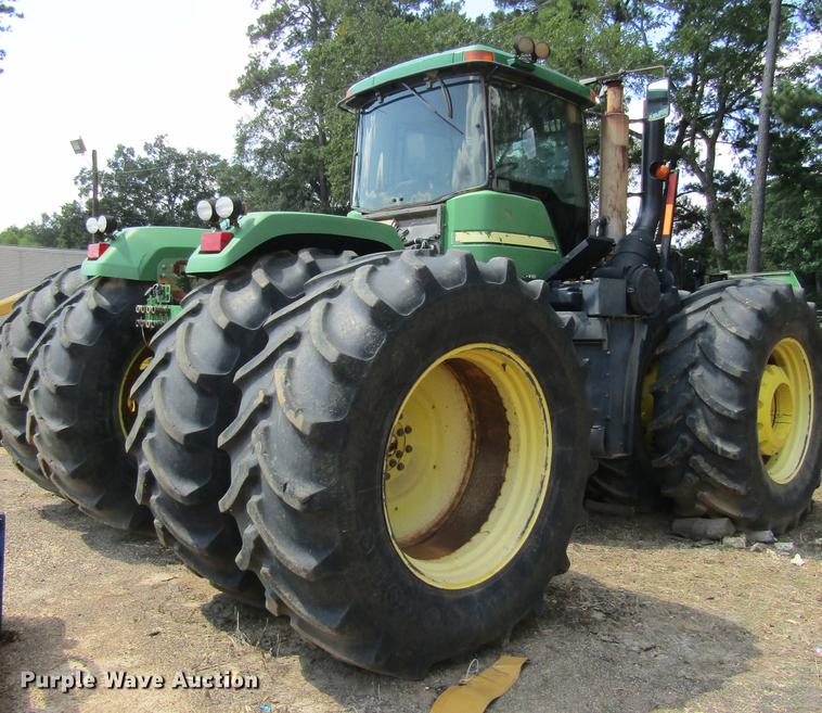 image for item DC0046 2005 John Deere 9520 4WD tractor