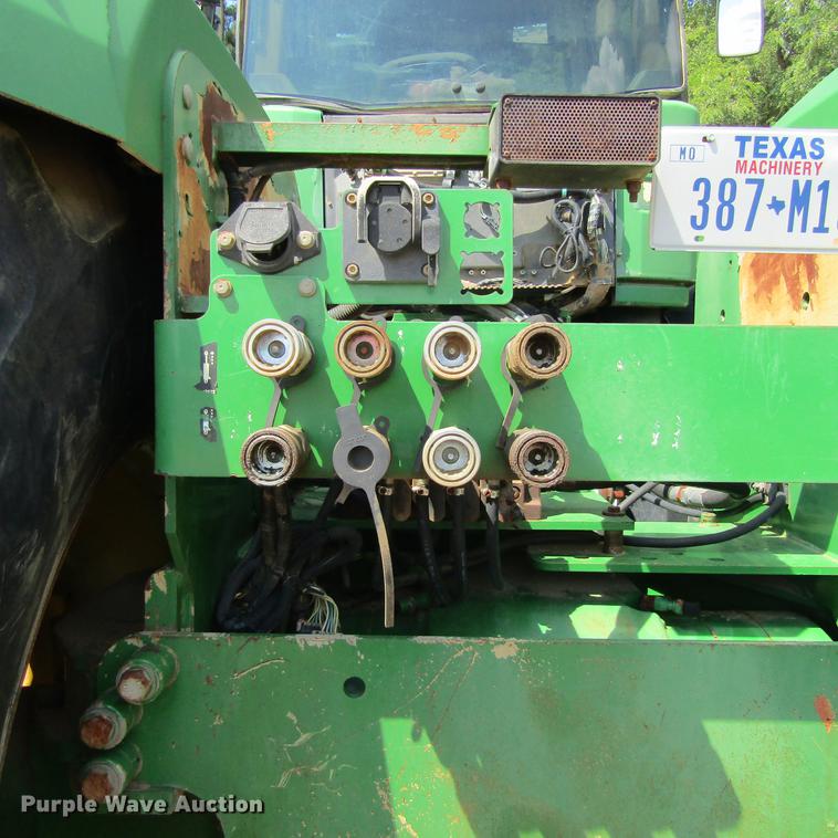 image for item DC0046 2005 John Deere 9520 4WD tractor