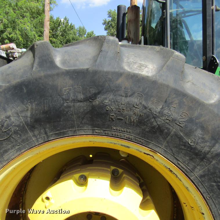 image for item DC0046 2005 John Deere 9520 4WD tractor