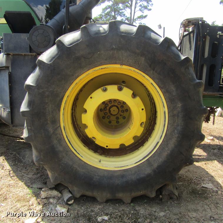 image for item DC0046 2005 John Deere 9520 4WD tractor