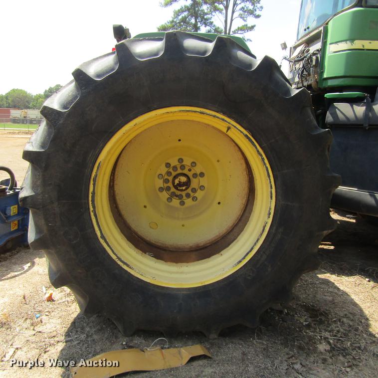 image for item DC0046 2005 John Deere 9520 4WD tractor