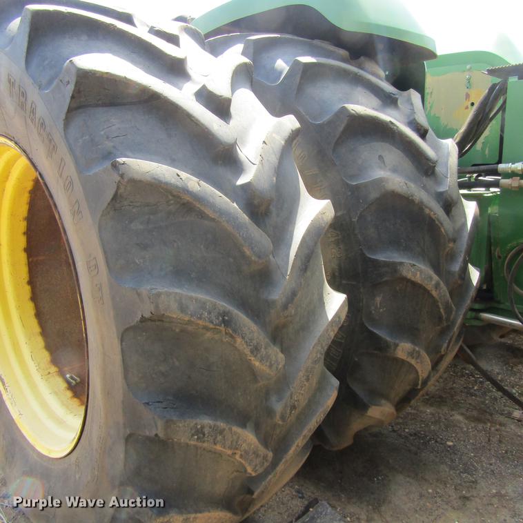 image for item DC0046 2005 John Deere 9520 4WD tractor