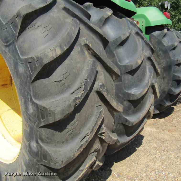 image for item DC0046 2005 John Deere 9520 4WD tractor