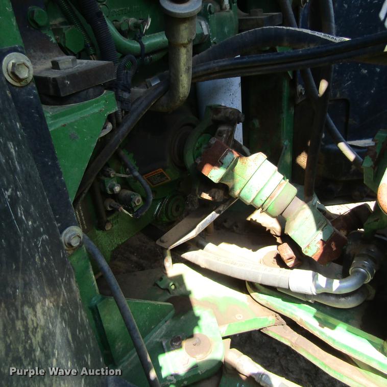 image for item DC0046 2005 John Deere 9520 4WD tractor