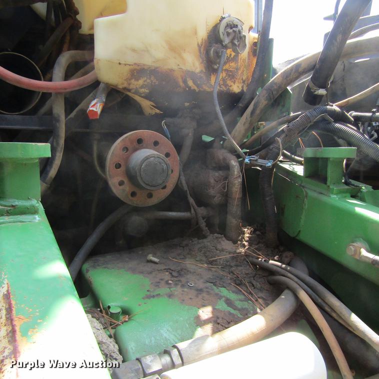 image for item DC0046 2005 John Deere 9520 4WD tractor