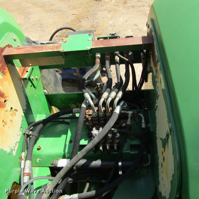 image for item DC0046 2005 John Deere 9520 4WD tractor