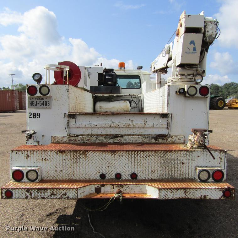 image for item DC0048 1998 International 4900 service truck with crane