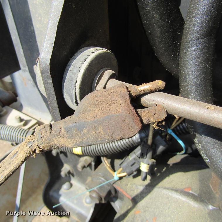 image for item DC0048 1998 International 4900 service truck with crane