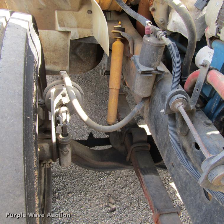 image for item DC0048 1998 International 4900 service truck with crane