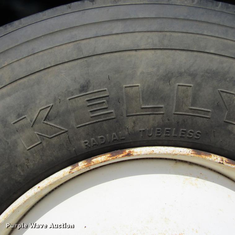 image for item DC0048 1998 International 4900 service truck with crane