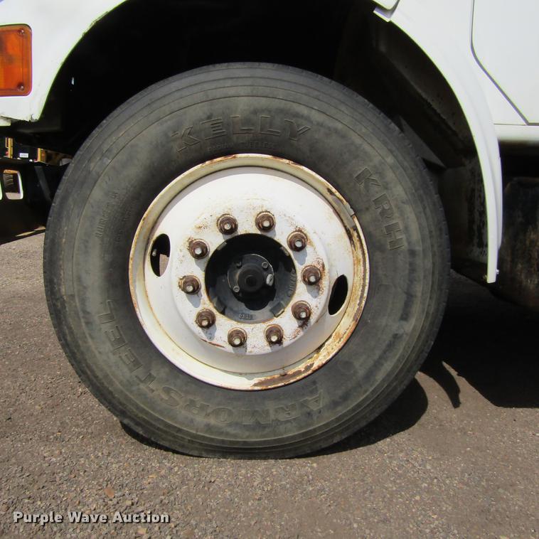 image for item DC0048 1998 International 4900 service truck with crane