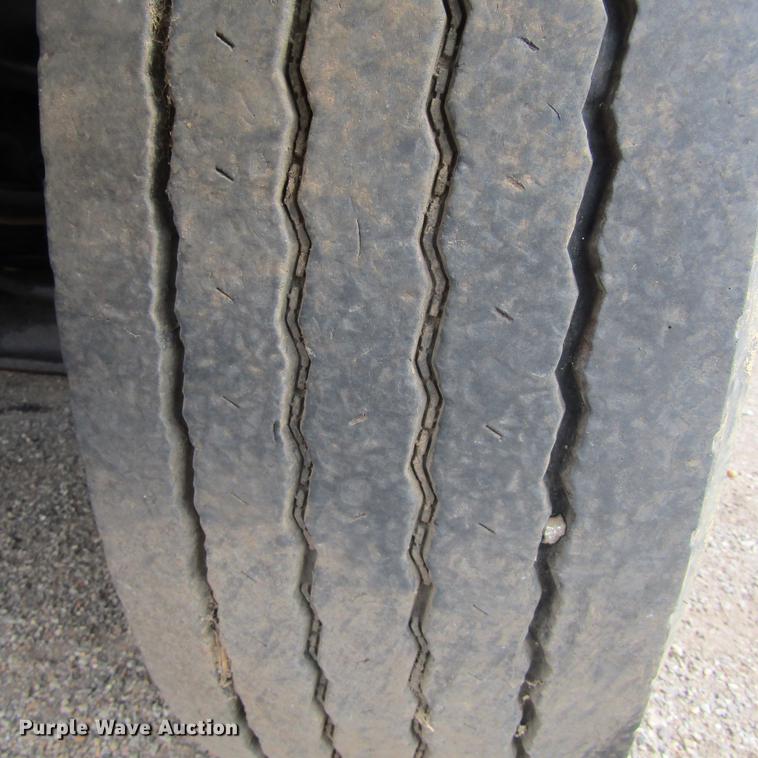 image for item DC0048 1998 International 4900 service truck with crane