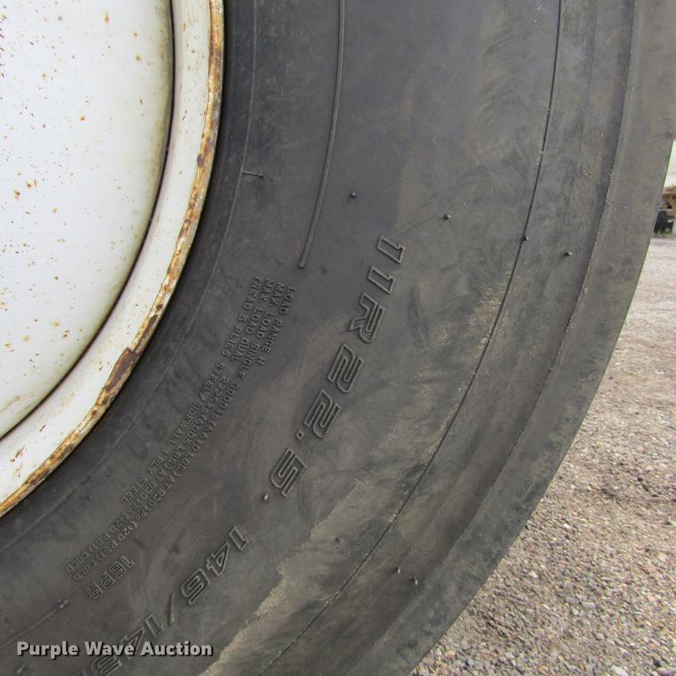 image for item DC0048 1998 International 4900 service truck with crane