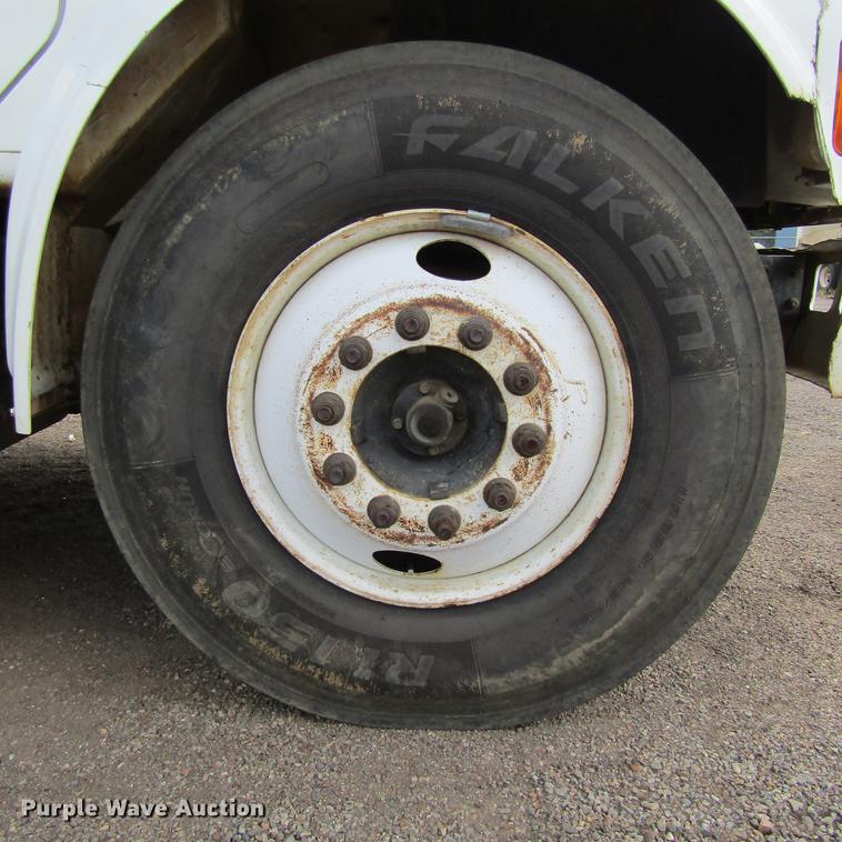 image for item DC0048 1998 International 4900 service truck with crane