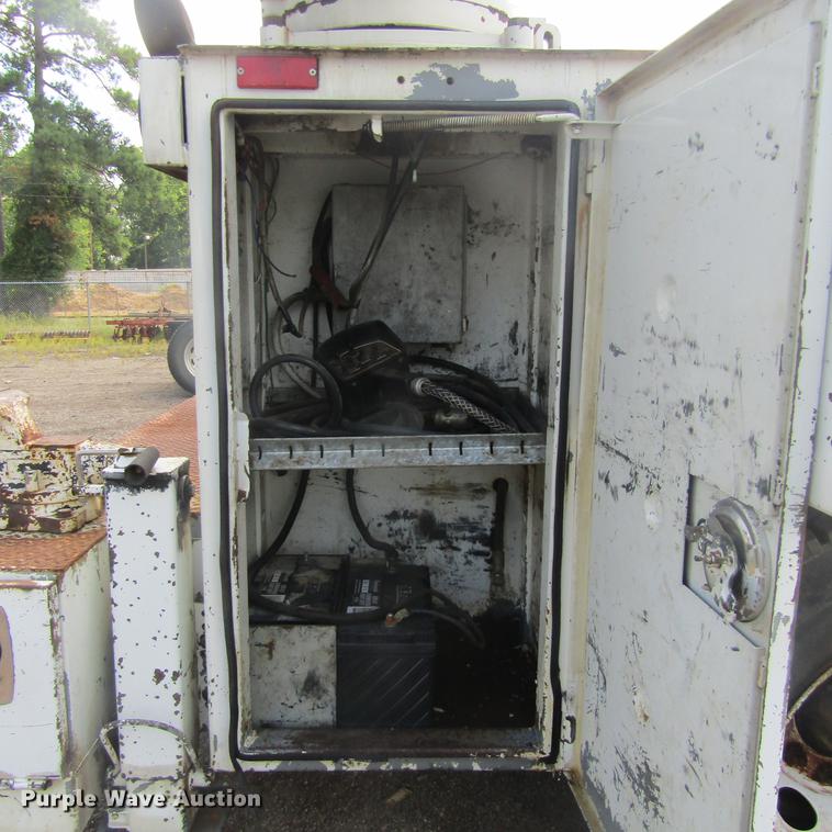 image for item DC0048 1998 International 4900 service truck with crane