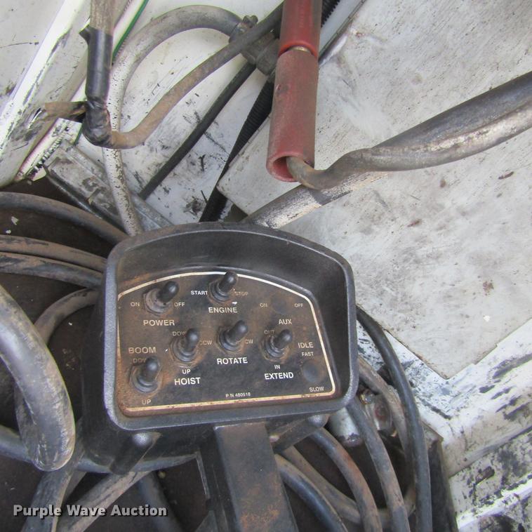 image for item DC0048 1998 International 4900 service truck with crane