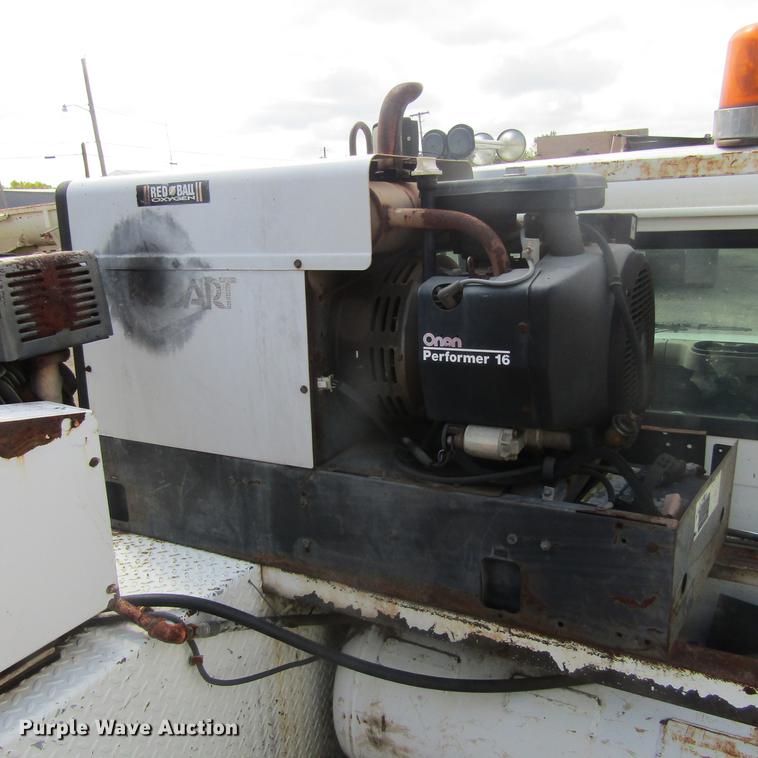 image for item DC0048 1998 International 4900 service truck with crane