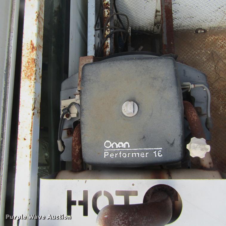 image for item DC0048 1998 International 4900 service truck with crane