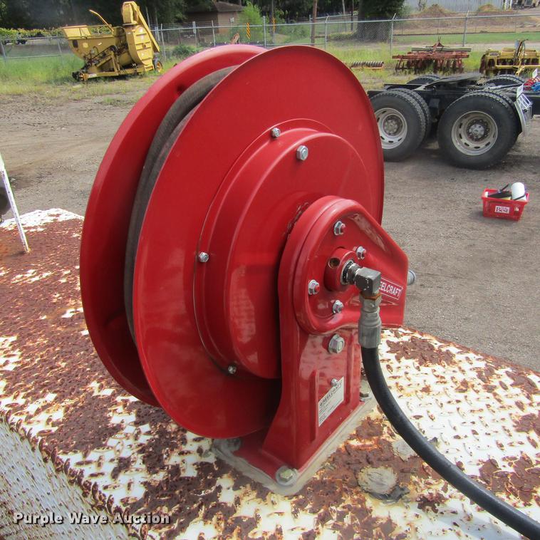 image for item DC0048 1998 International 4900 service truck with crane