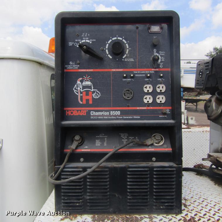 image for item DC0048 1998 International 4900 service truck with crane