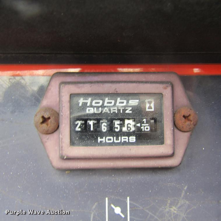 image for item DC0048 1998 International 4900 service truck with crane