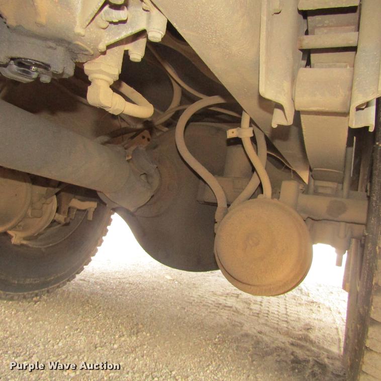 image for item DC0048 1998 International 4900 service truck with crane