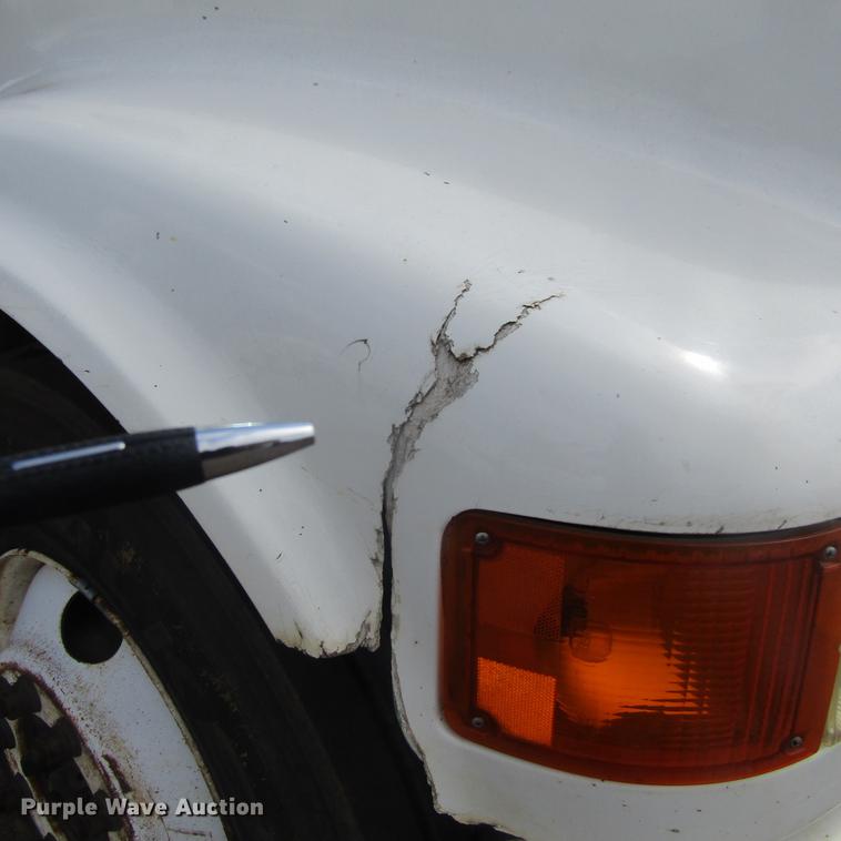 image for item DC0048 1998 International 4900 service truck with crane