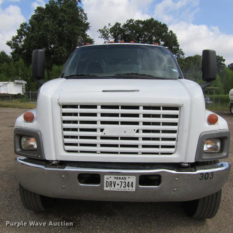 image for item DC0049 2007 GMC C6500 service truck with crane