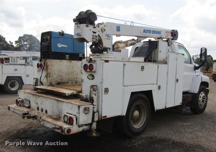 image for item DC0049 2007 GMC C6500 service truck with crane
