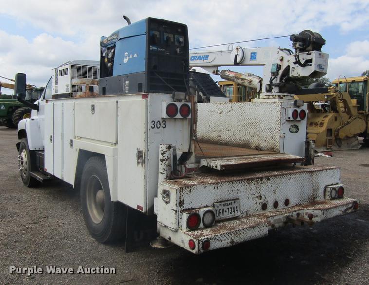 image for item DC0049 2007 GMC C6500 service truck with crane