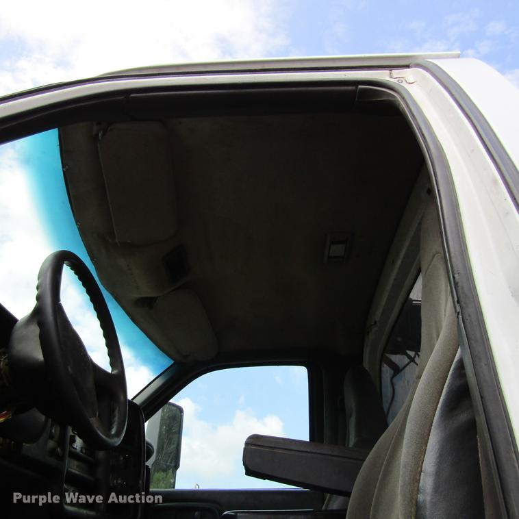 image for item DC0049 2007 GMC C6500 service truck with crane