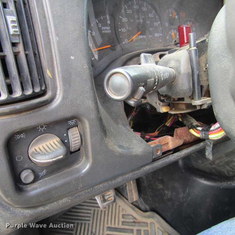 image for item DC0049 2007 GMC C6500 service truck with crane